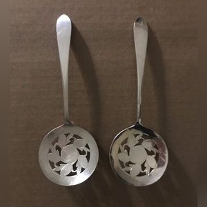 Vintage 1960 WM Rogers Tomato Server / Pattern Hutton (Silverplate) / Set of 2